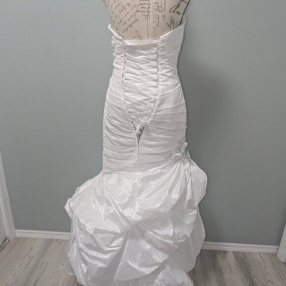Allure Edition mermaid wedding dress style  P926 Size 6 - Picture 4 of 7